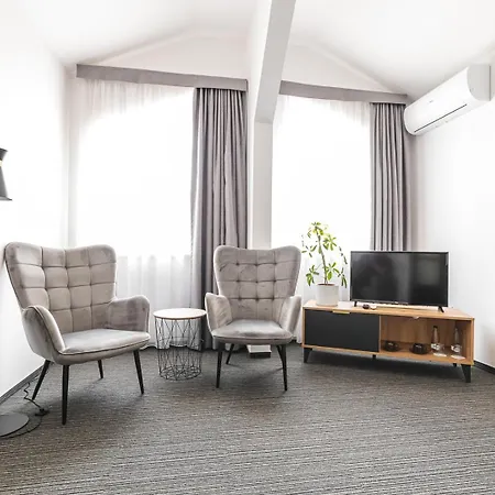 Akwawit Hotel 3*